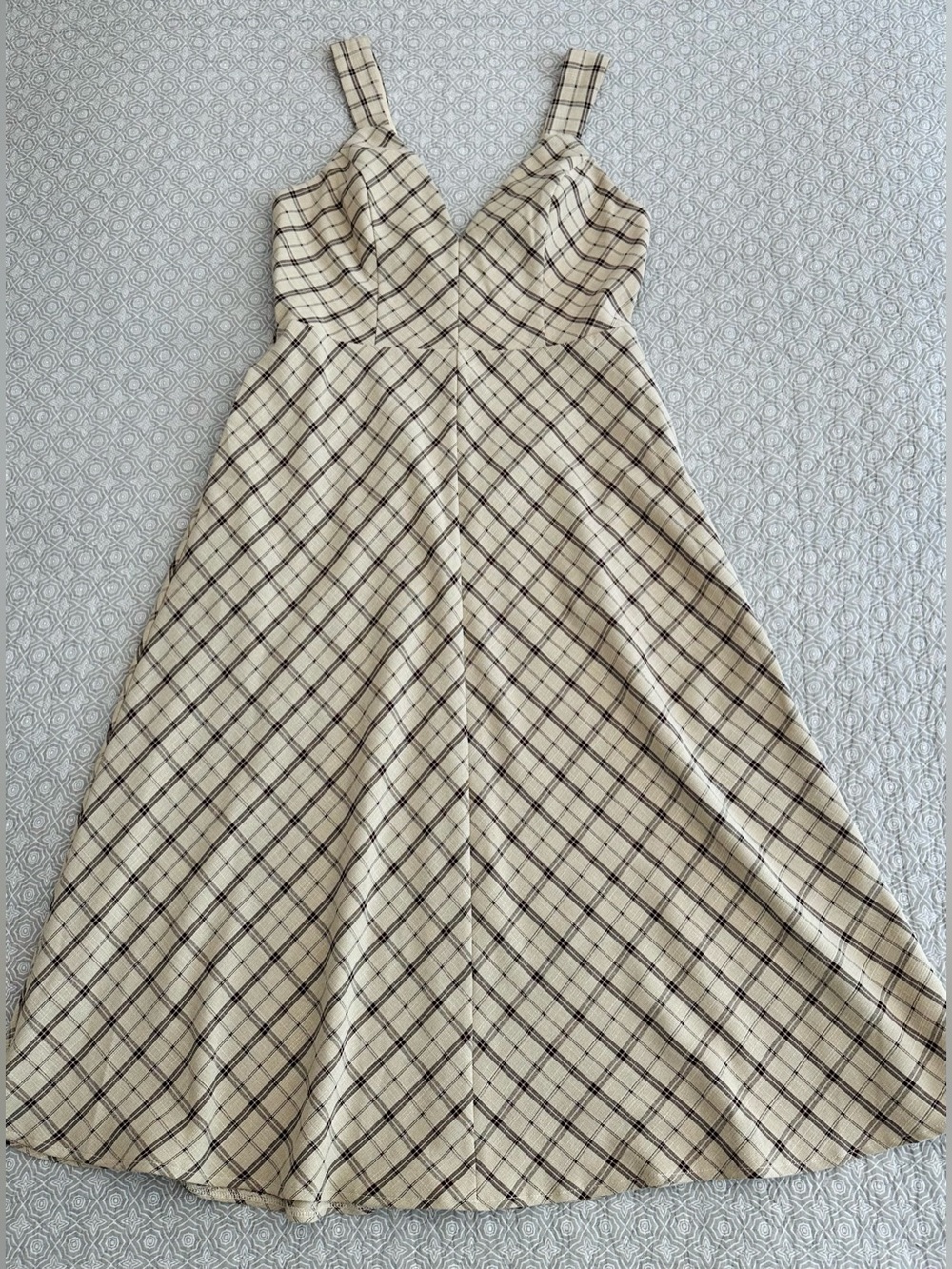 Lulu’s Uptown Affection Beige Plaid A-Line Midi Dress with Pockets Size L - Picture 9 of 16